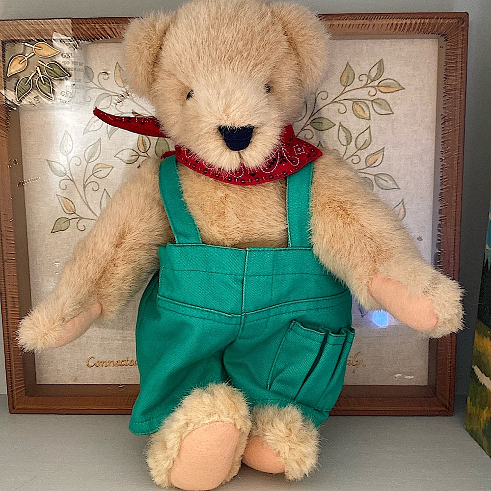 FINAL SALE!! 1982 Fuzzy VanderBear The ClubHouse Collection Bear Plush 12”